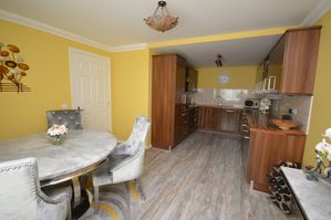 Kitchen dining pic 1- click for photo gallery